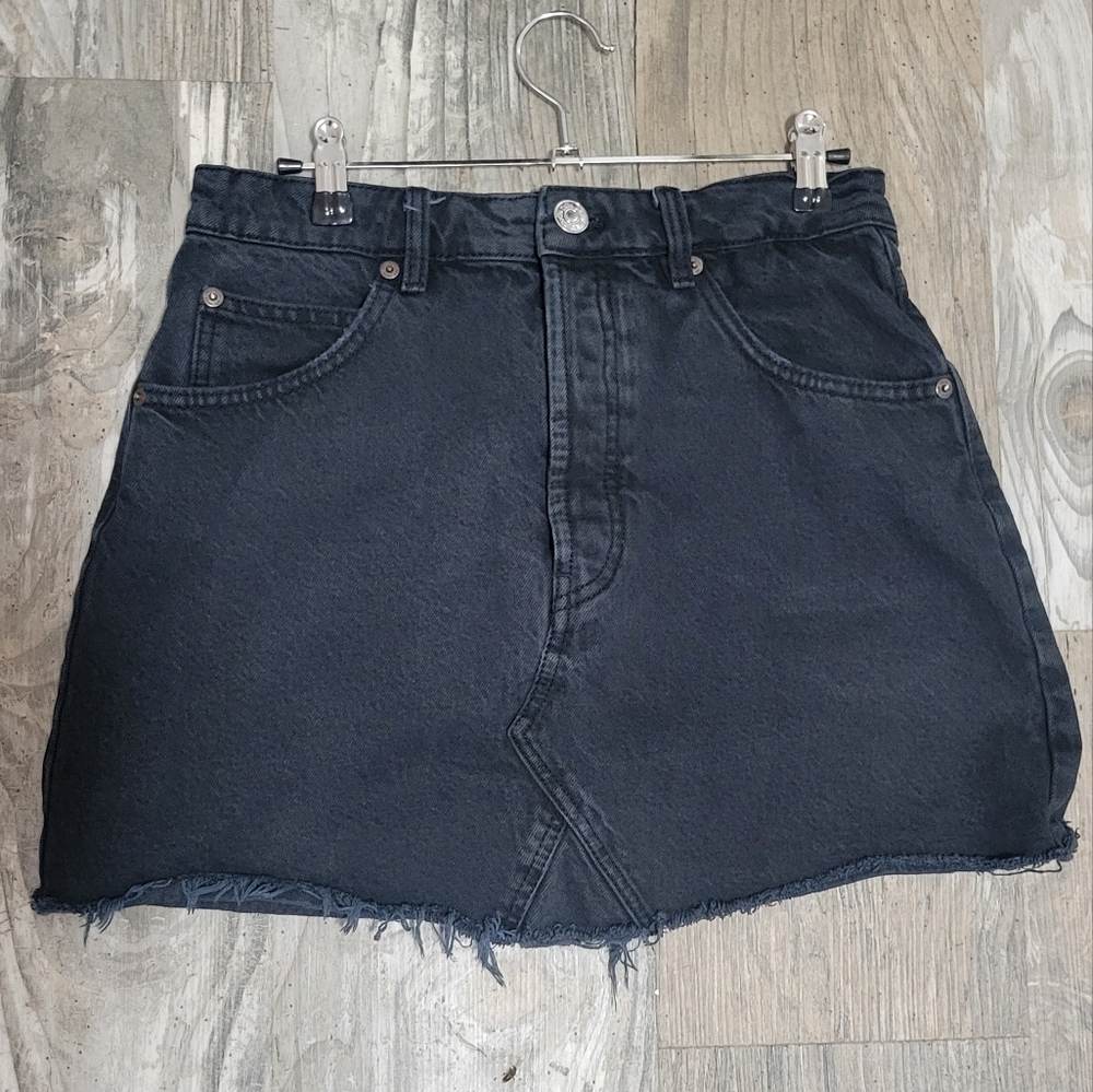 Zara jean skirt with distressed hem size medium 100% cotton